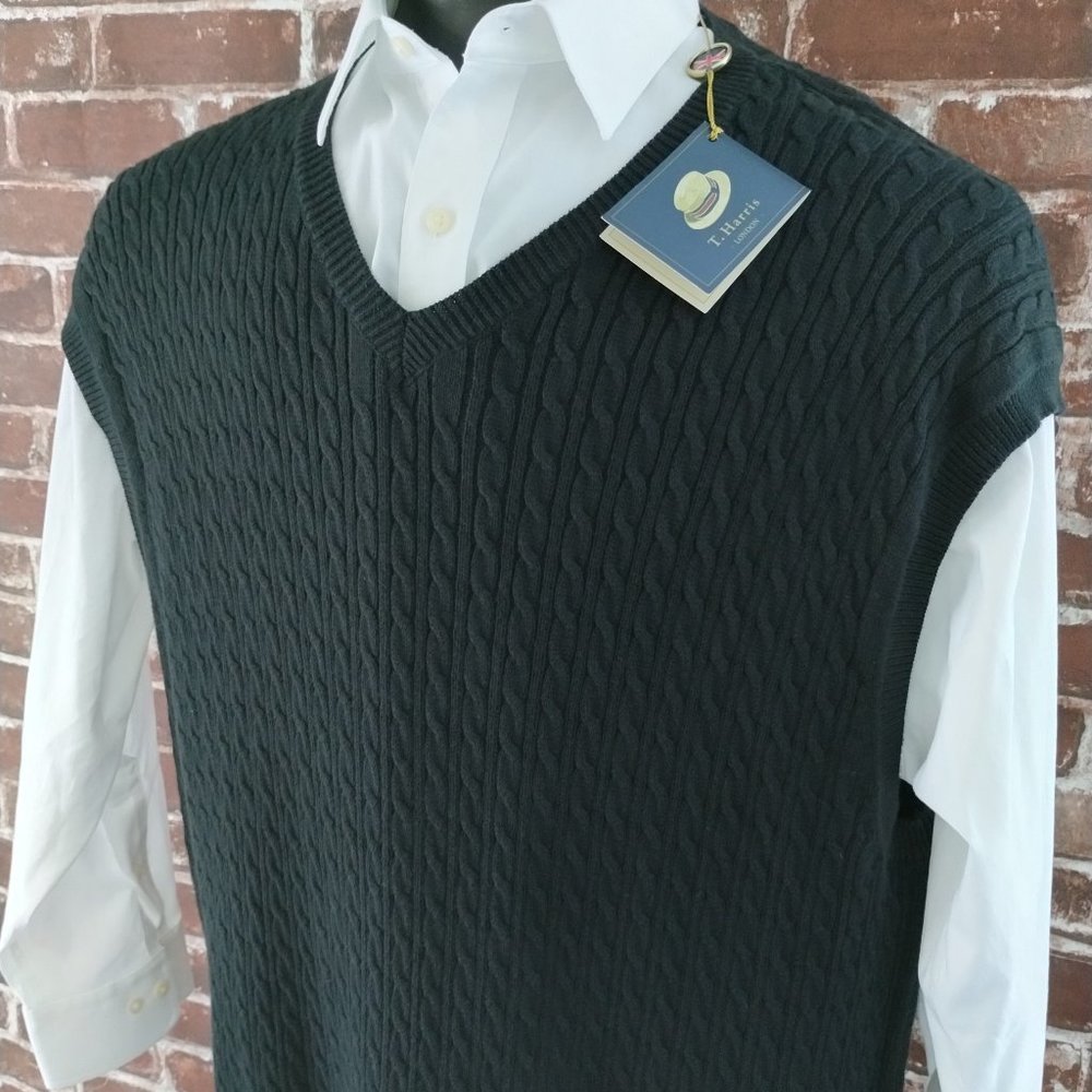 Large     T. Harris / LONDON - Sweater Vest